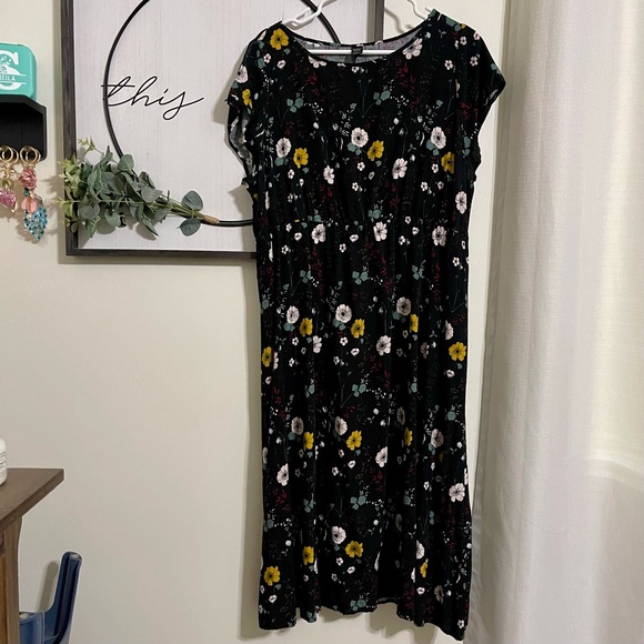 Emery Rose Floral Black Dress - Picture 6 of 10